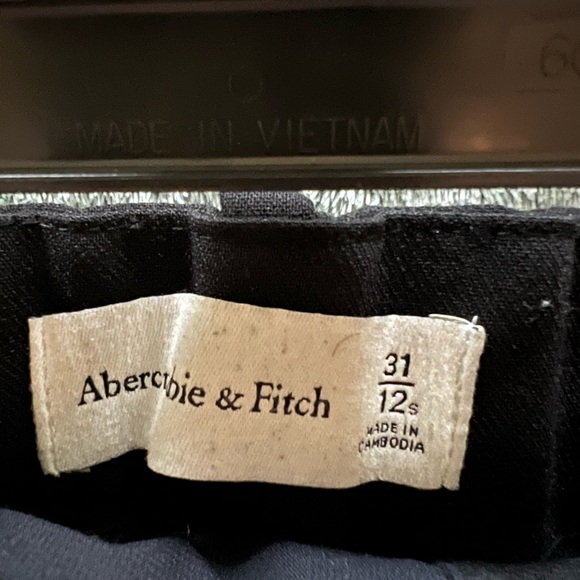 Abercrombie and Fitch pants
Sloane Tailored Wide Leg Pant
31/12 S - Picture 5 of 6